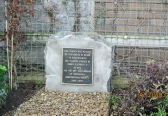 Jubilee bed stone - click to enlarge